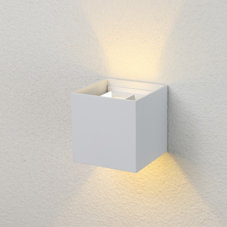 Wandlamp 10x10x10 2x3W 3000K Wit sfeer